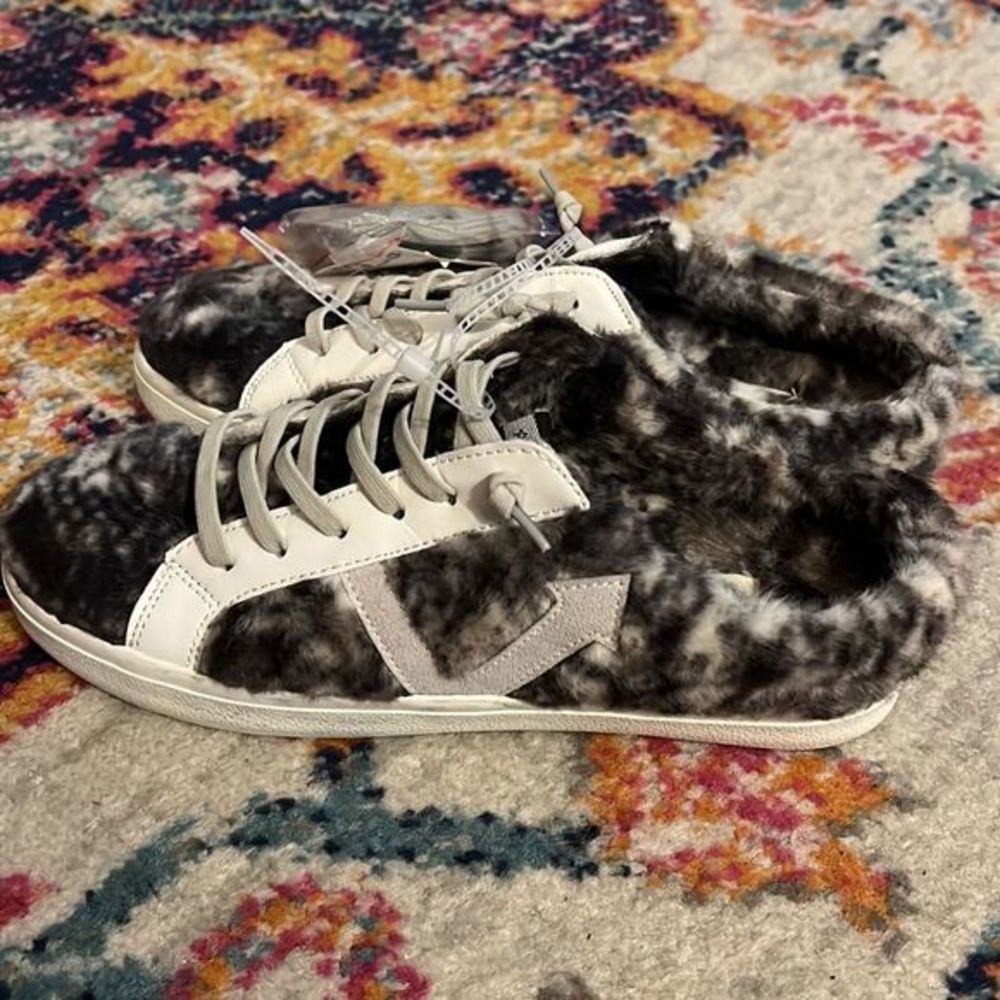 Vintage Havana Faux Fur Black & White Sneakers